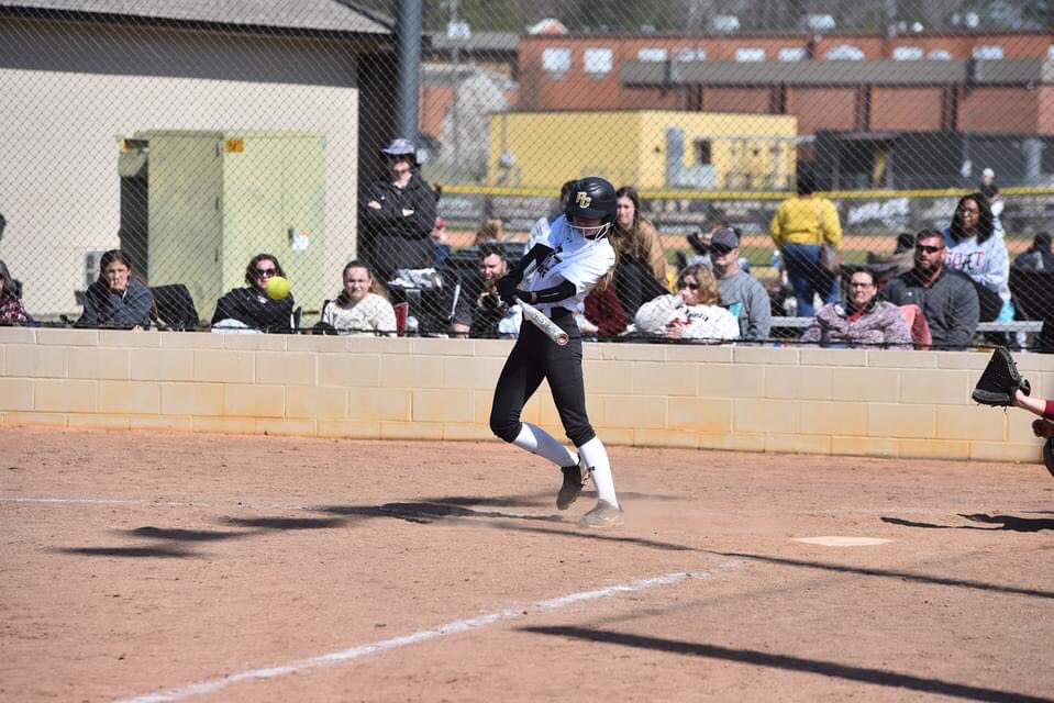 kendallperry___'s tweet photo. Gameday at home against Alexandria @5!! Come support @PellCitySB 🤍 https://t.co/RKc0JuYiVl