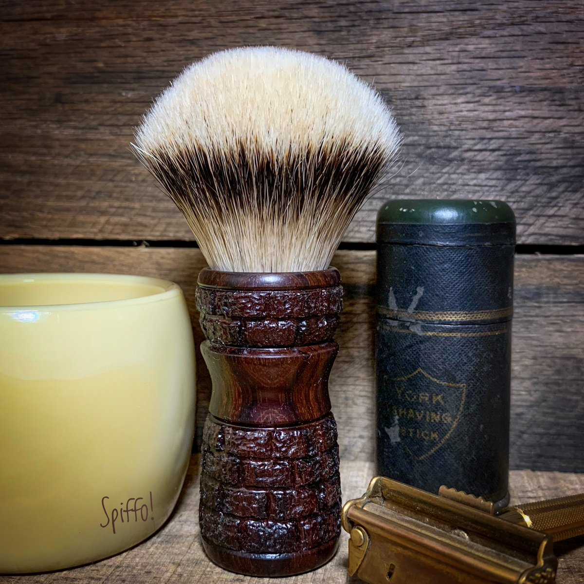 Spiffoman's tweet photo. Here’s Ashlar, one of our new Citadel Series shaving brushes, sporting a High Mountain White knot #artisanshavingbrush #shavingbrushes #wetshavingworld #worldofwetshaving #stuffformen #spiffo #spiffoman #shaving #shave #mensshavinggear #mensshaving #shavingproducts https://t.co/E89Slzu09f