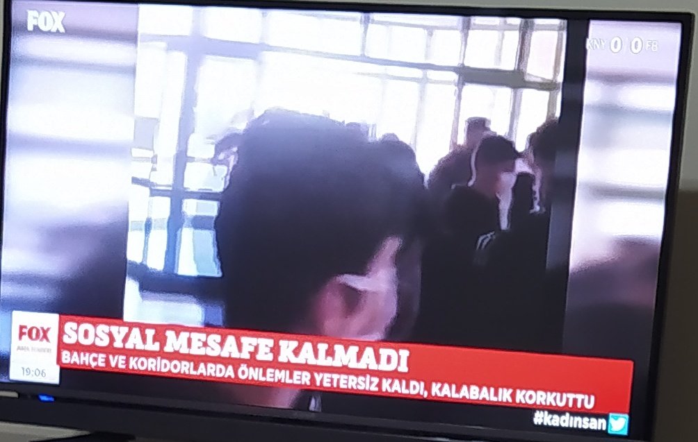 sondakkikaresmi's tweet photo. Bugün'kü liselerin yüz yüze sınavların yapılması sosyal mesafa kalmadı.
#iptalkararınıbekliyoruz https://t.co/l3KU52x0wH