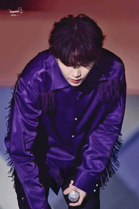 armystata10's tweet photo. 슈가 오빠 생일 축하해요!!!  오늘 즐거운 시간 보내시길 바랍니다. 당신을 향한 내 사랑의 모든 스펙트럼만큼 다채로운 생일을 경험해 보세요. 항상 행복하세요, 왜냐하면 당신은 훌륭하고 재능있는 사람이니까요😚💜💜💜
#슈가생일ㅊㅋ 
#HappyBirthdaySUGA https://t.co/i8AX1USiCC
