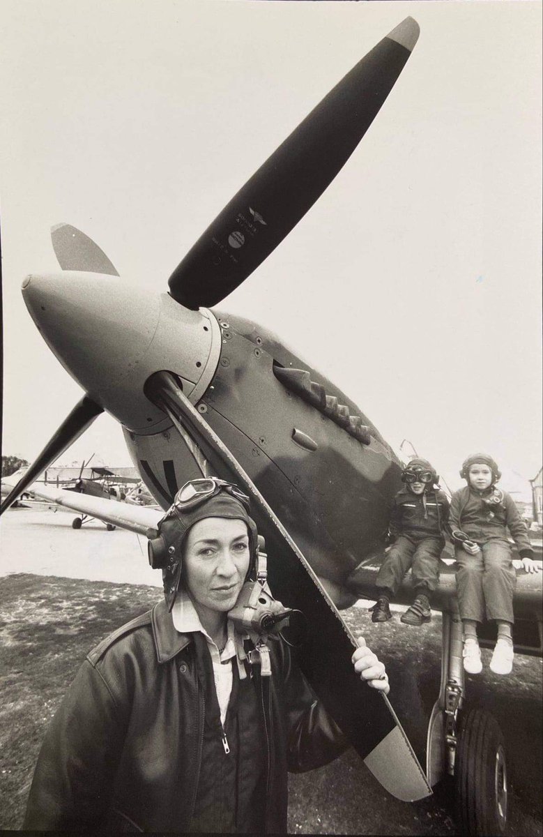 UltimateWarbird's tweet photo. #internationalwomensday
Carolyn Grace
1/The relentless passion, drive and determination Carolyn has given to historic aviation and the continued operation of ML407 to ensure the lasting memory of her husband, Nick Grace and of all those that fought, served &amp; lost their lives https://t.co/u0eghQvbYS