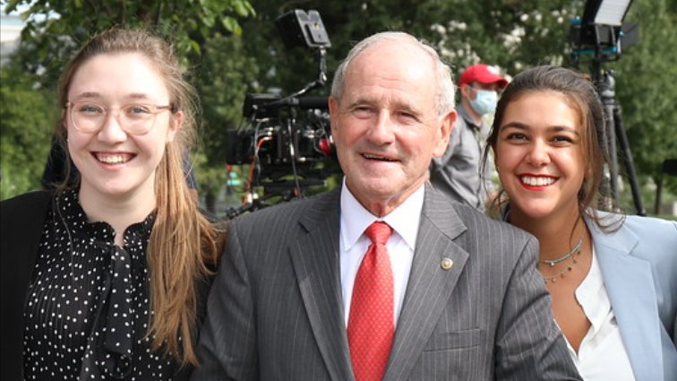 SenatorRisch's tweet photo. I’m blessed to have some of the brightest minds in Washington, DC on my team.
 
Happy #InternationalWomensDay. https://t.co/wmkUcJsYeD