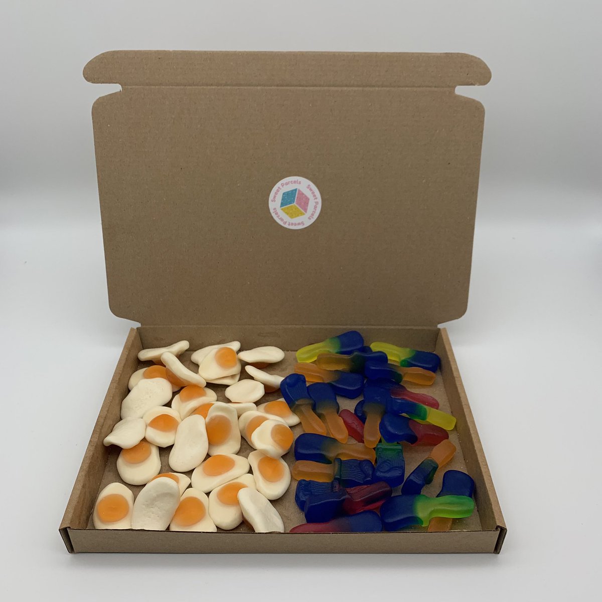 sweet_parcels's tweet photo. Fried Eggs with...what?! 👅⁠
⁠
With our Build Your Own Sweet Boxes, you can create whatever wacky combos you fancy. It's ok, you don't have to play by the rules 😉⁠
⁠
Check them out in our store now! ⁠
⁠
https://t.co/u3TxudksU8 https://t.co/64chQNajX8