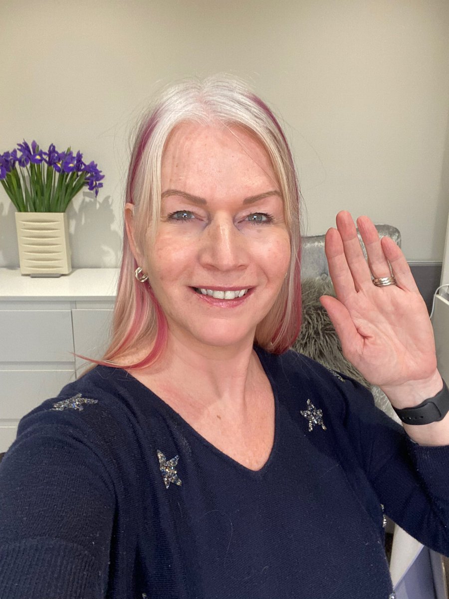 Lightbulb_Tree's tweet image. #IWD2021 #ChooseToChallenge 

Here at The Lightbulb Tree we choose to challenge the way of work - to create a workplace that offers choice, trust and is equal meaning women can maximise their careers without minimising their lives 

#flexforall