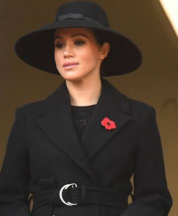 odedanilo's tweet image. it’s how she honors Princess Diana through her outfits for me 🤍