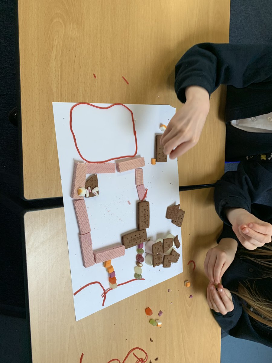 candleby's tweet photo. What a great first day back! We 💕 seeing all of you back! #backtoschool #reconnection #sweetcreations #creativity #CCLSFamily #Pride @candleby @ArtFht @FlyingHighTrust https://t.co/hoiQgbQtog
