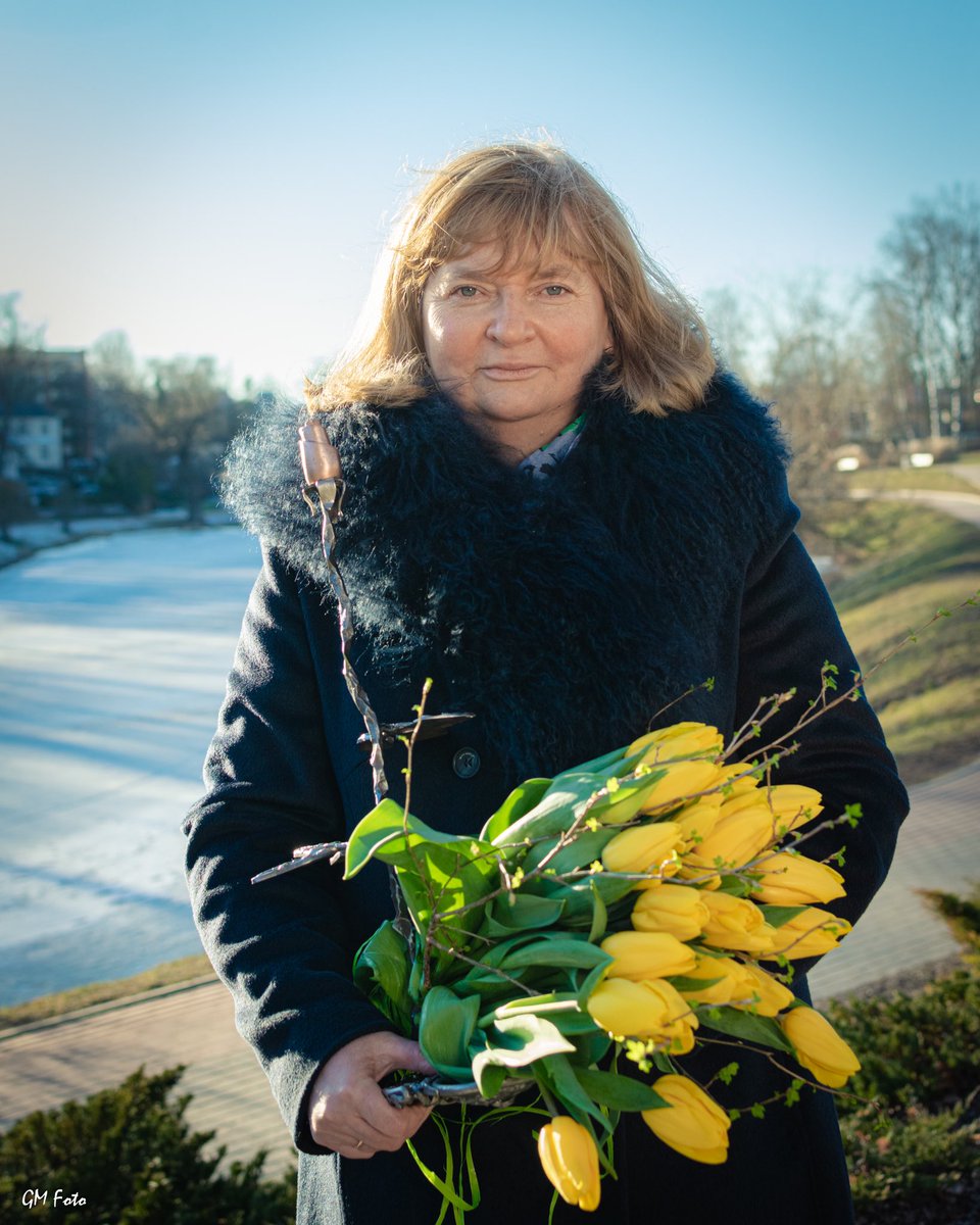 Valmieras Zonta kluba Atzinību Rozes dienā 2021. gada 8.martā saņēma RUDĪTE MARKUS, darba gaitu sākumā vācu valodas skolotāja, tad jau 18 gadus Valmieras 5.vidusskolas direktore, kā arī Valmieras rajona un Giterslo apriņķa sadraudzības atslēgas cilvēks.
