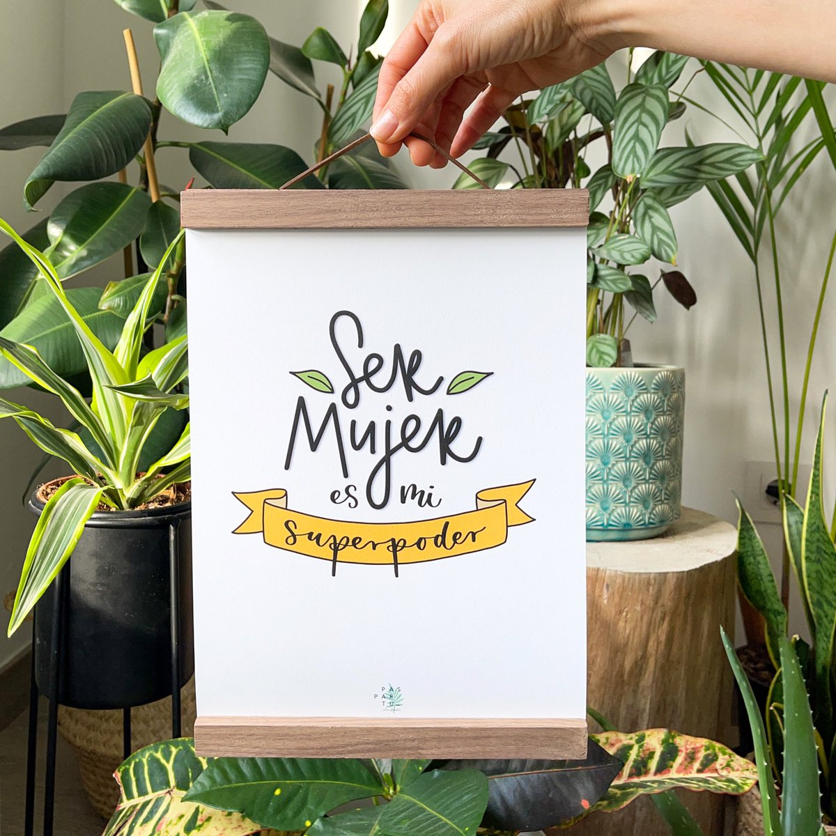 paspartucraft's tweet photo. Para que no se nos olvide, aquí tenéis una lámina, tarjeta y fondos para móvil y ordenador, porque... #sermujeresmisuperpoder #8M https://t.co/6Of7A8vsAB
