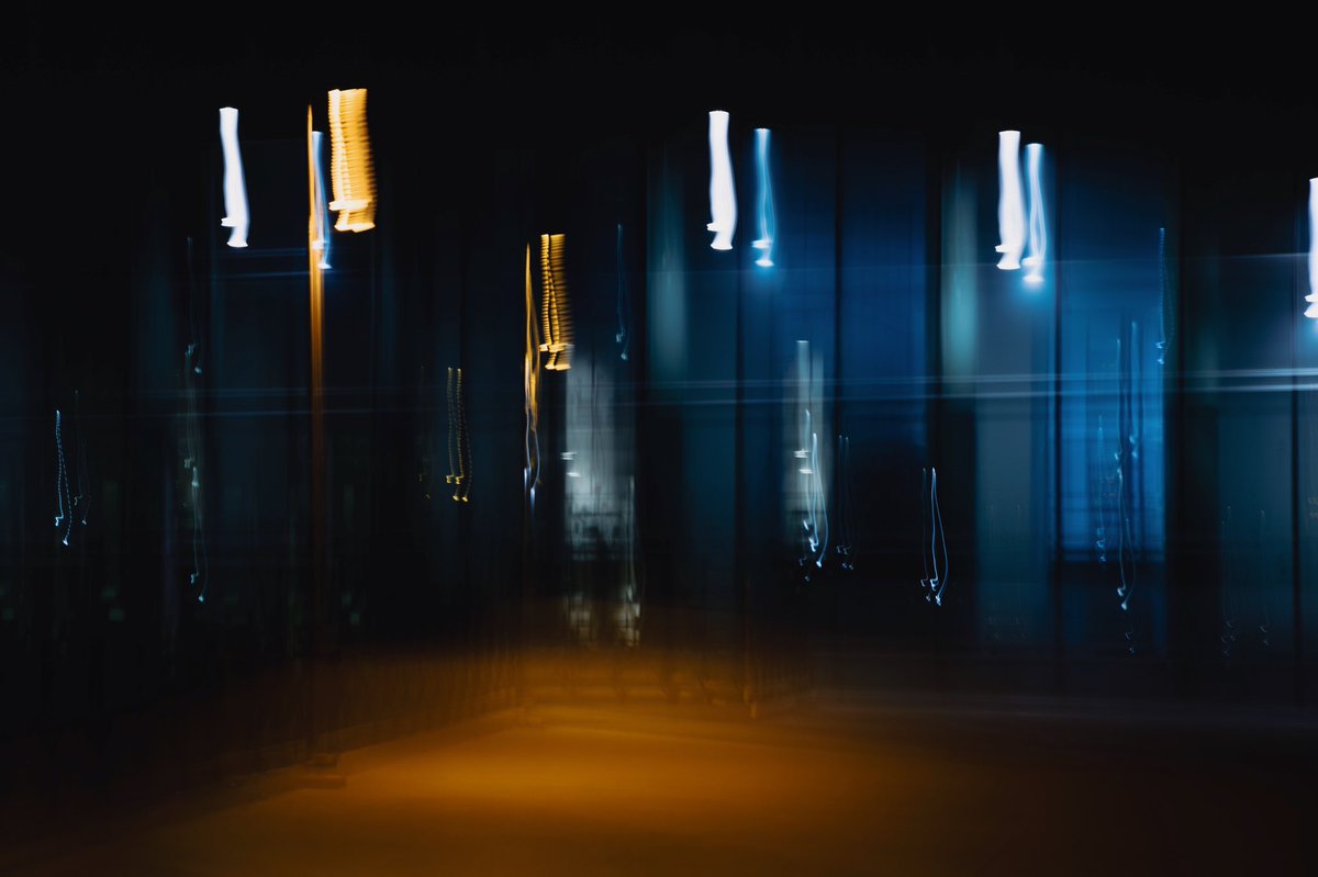 miss_maplewhite's tweet photo. #Blur #movement #intentional #eur #bynight https://t.co/ewl9HDcWum