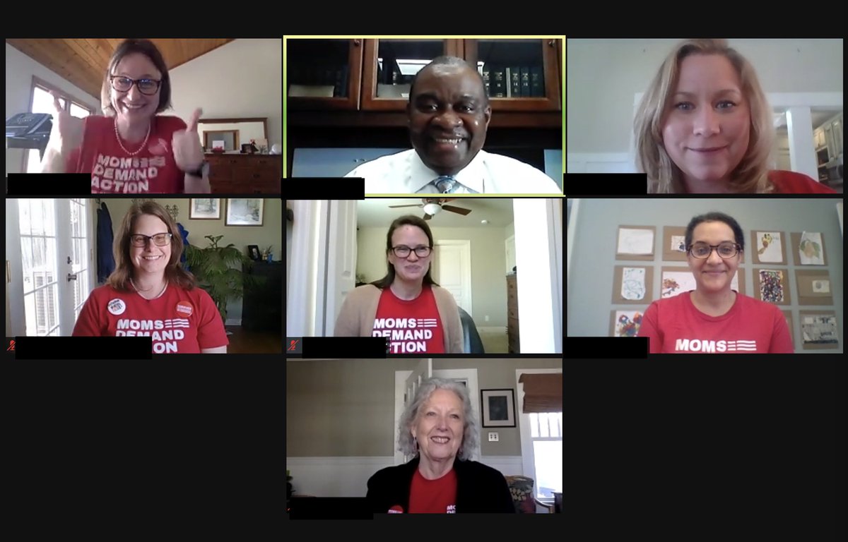 HAPPENING NOW: Chattanooga <a href="/MomsDemand/">Moms Demand Action</a> meeting with @HakeemforHouse to talk gun sense! Thank you for agreeing to oppose permitless carry! It's good to have #tnleg House members with gun sense! #MomsAreEverywhere 

Text TN to 644-33 to join them!