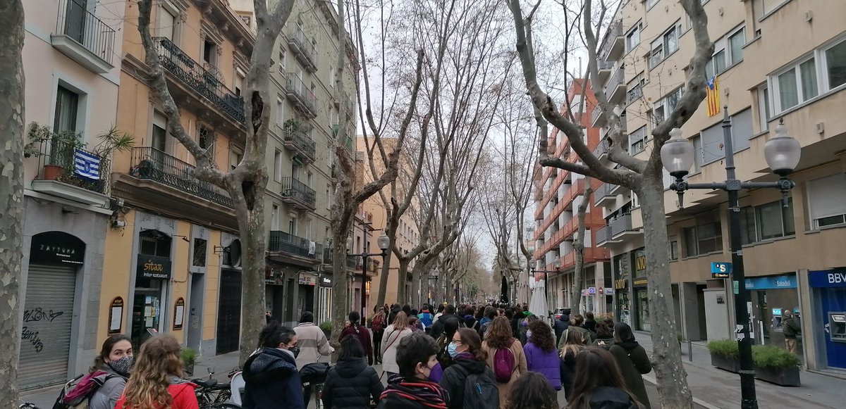 CUPSantMarti's tweet photo. Columna del Poblenou cap a la manifestació #8M2021 ✊

Juntes som més fortes! https://t.co/OpH0AInxVt