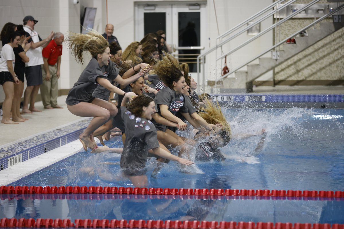 UHCougarSwim's tweet photo. Happy #InternationalWomensDay from the Champs!

#GoCoogs https://t.co/fCUmT5Rp4z