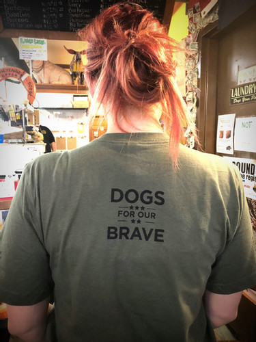 BogartsSTL1's tweet photo. DYK? Our @DogsForOurBrave t-shirts are available online! ๐พ
For each t-shirt purchased, we donate $6 to Dogs for Our Brave. ๐บ๐ธ
โ https://t.co/fg9ifpW1kF
#militarymonday #dogsforourbrave #dfob #shoponline #veterans #supportdogs #heroes https://t.co/L4sEwDxCx9