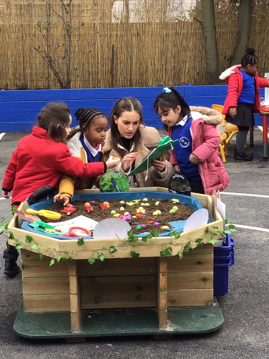 MissStuttle tweet media