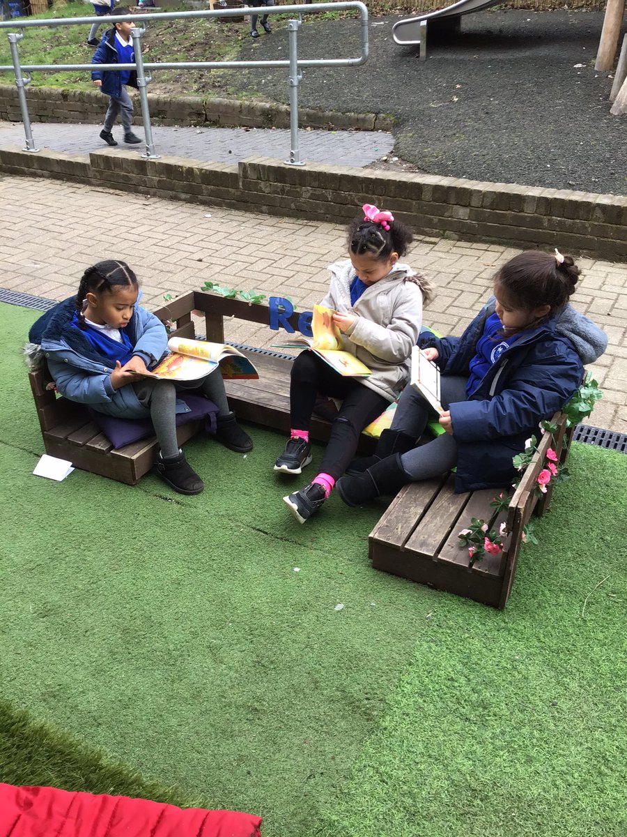 MissStuttle tweet media