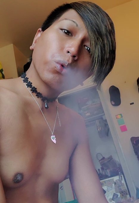 I can blow you more than a kiss ?
@tvbunni @KymmyHarper #mtof @TSMichaAngela #tiasgirls #ladyboy https://t