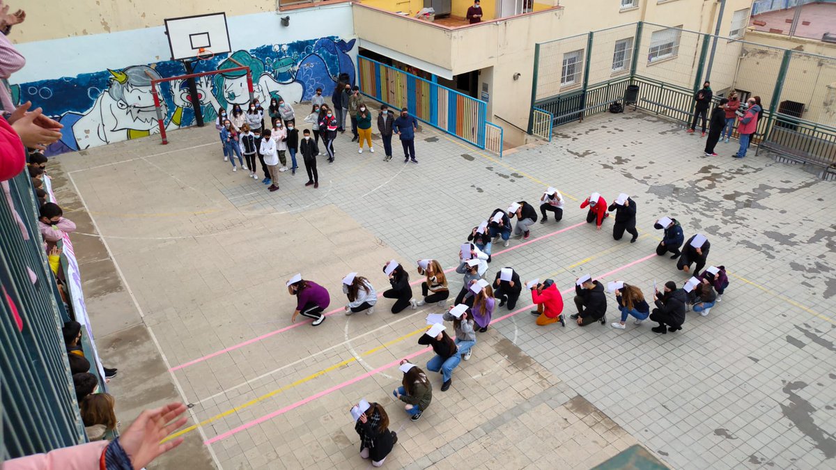 Escola Sagrada Família El Masnou tweet media