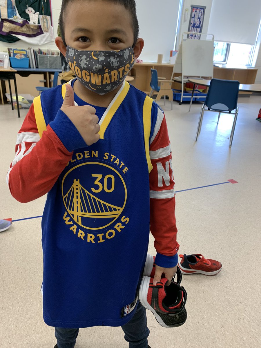 GAngelsDPCDSB's tweet image. Representing @stephcurry and #marchmathmadness!
