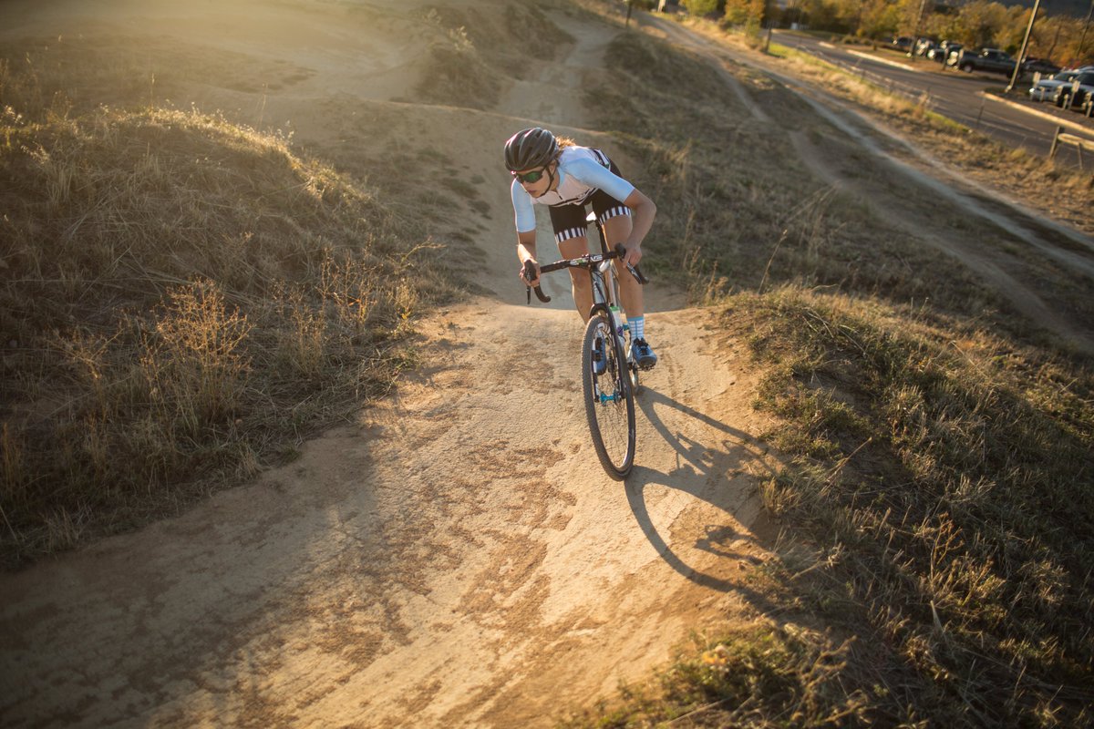fireflybicycles's tweet photo. Happy #InternationalWomensDay to all the women builders and shredders out there! https://t.co/wIOOT4OnJh