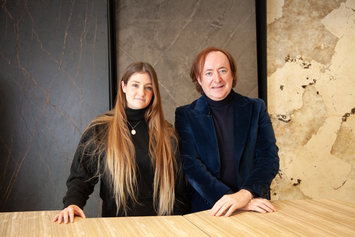 MadridDesignF's tweet photo. Esta tarde en #MDFStudio, el interiorista Tomás Alía entrevista a los maestros orfebres #GarridoGallery, la arquitecta Luisa González-Portillo y la diseñadora Paula Clavería.

🔴 Desde las 19h en https://t.co/YUpPfSc7Gu
@ACEcultura @GrupoCosentino https://t.co/Wn3lre36KY