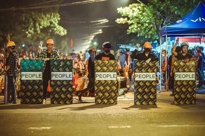 SnowOrchid4's tweet photo. Residents from South Dagon coming out and protest with candle light as #TERRORISTJUNTA prevent protesters from leaving Sanchuang.
We, Myanmar civilians saving each other cuz military &amp; police are terrorist for us.
#Mar8Coup 
#WhatsHappeningInMyanmar 
@UN_HRC @DrSasa22222 @CIJ_ICJ https://t.co/dBOvY0JFDz