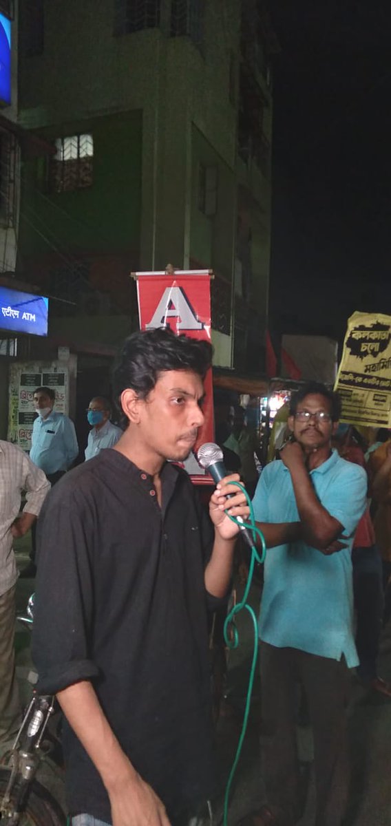 AisaZonal's tweet photo. একুশের ডাক
 
বাংলা ফ্যাসিস্ট আরএসএস বিজেপির বিরুদ্ধে রুখে দাঁড়াক!

আগামী১০ মার্চের রামলীলা ময়দান থেকে মহামিছিলের সমর্থনে ও প্রচারে AISA বেহালা জোনালের উদ্যোগে মিছিল ও সংক্ষিপ্ত পথসভা হয় সিরিটি মুচিপারায়। পথসভায় বক্তব্য রাখেন কমরেড অত্রি ও AISA কলকাতা জেলা সভাপতি কমরেড অভিজিৎ https://t.co/cOjoSrQHto