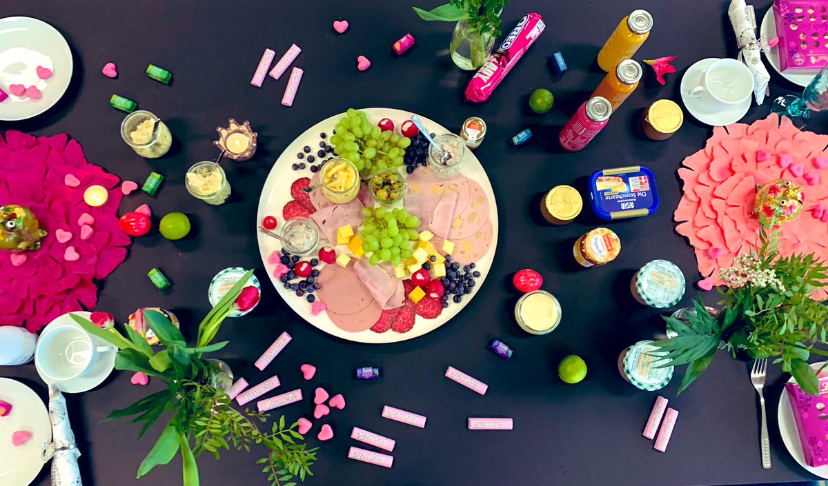 Zu viel des Guten kann wundervoll sein? Happy Frauentag. Alles Gute an alle Mädels. Lasst euch feiern. Feiert das Leben! Und lasst euch nicht unterkriegen. 🥳🌷☀️🎉🎈🎊🙃