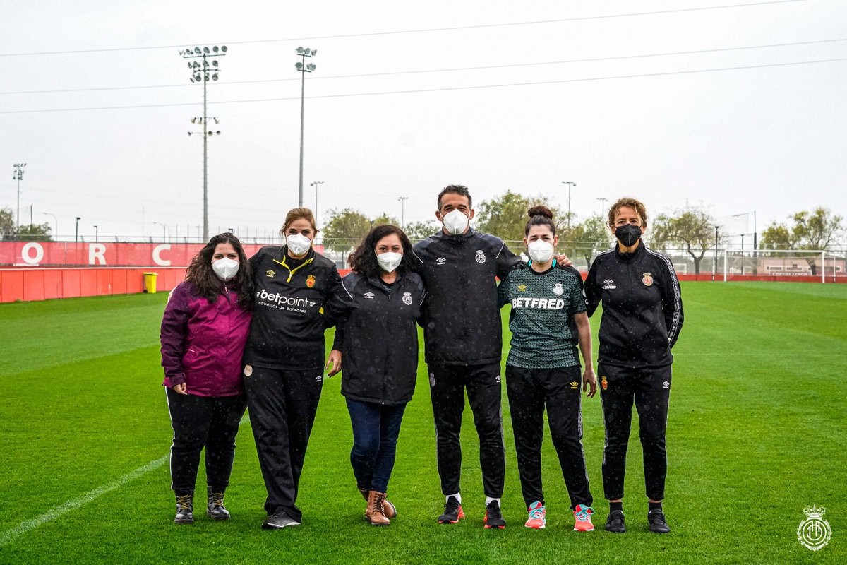 LuisGarciaPlaza's tweet photo. Feliz #DiaInternacionalDeLaMujer en especial a las fantásticas profesionales que trabajan con nosotros en el día a día! @RCD_Mallorca https://t.co/i2V4hJ1Gml