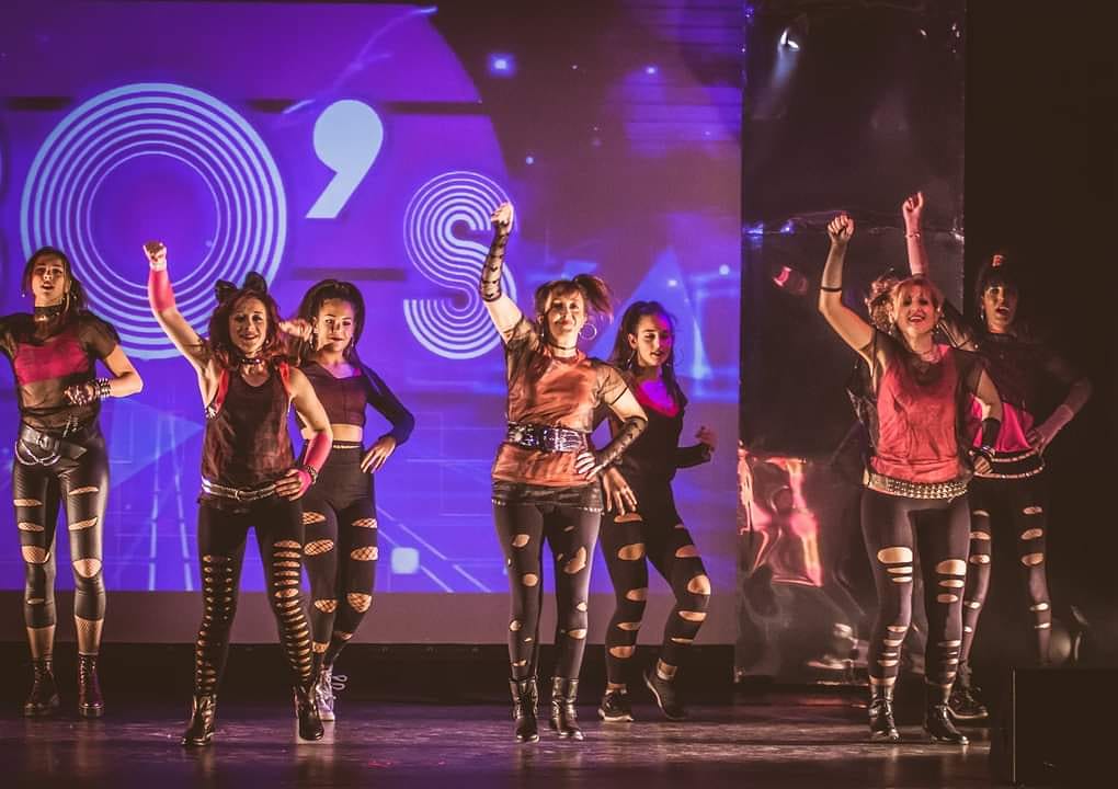 Siriadanza_'s tweet photo. Hoy arrancamos con más fuerza que nunca 💜
Y con un himno y coreografía que nos ha dado tanto! #aquienleimporta #zumba #dance 
#siemprepalante #abailar #mujeres #zumberas #ConTodoElPower #DiaInternacionalDeLaMujer https://t.co/ODHlaePH08