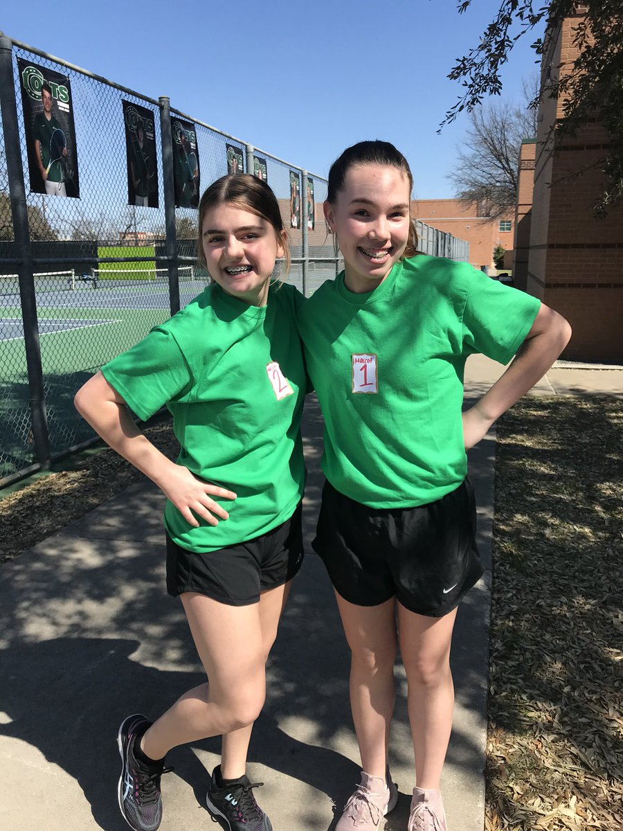 SweetP_34's tweet photo. These girls will be rockin’ that horse 🐴 head next year 😜      #💚 #mascots #ahscolts #cantwait #sharethelove #spirit💚 https://t.co/lG21f4irAp