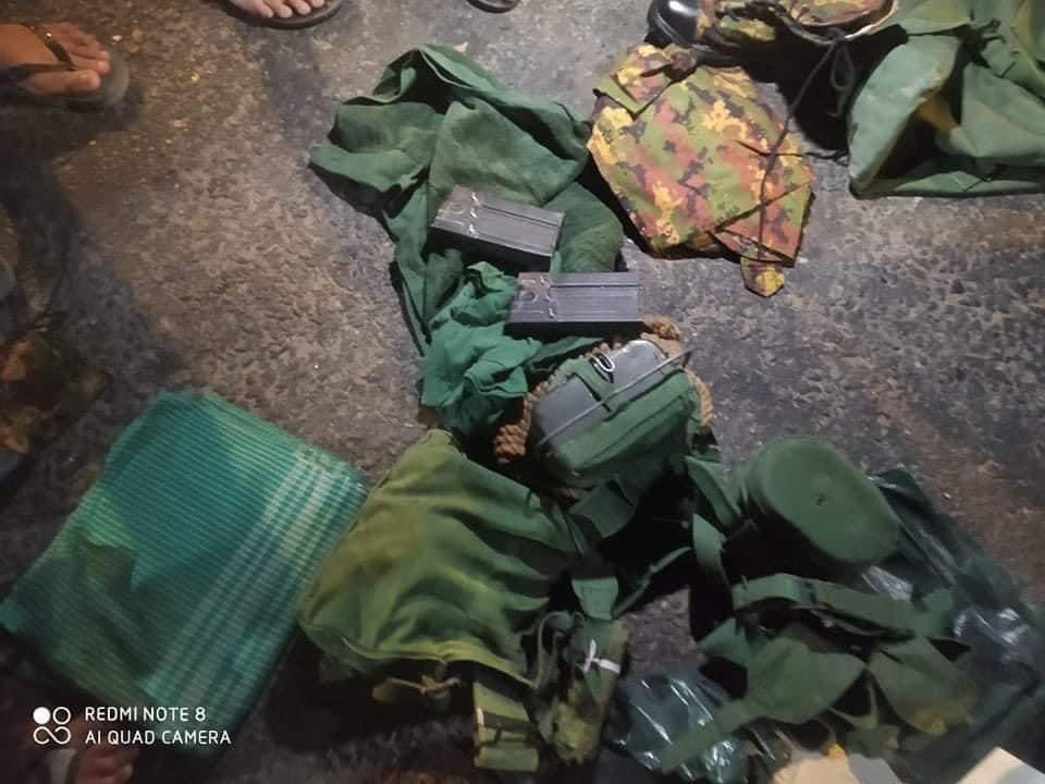 AChanPhyu1's tweet photo. The situation on the Lanmadaw side is very bad
The car was loaded with weapons and surrounded by Lanmadaw residents
Two sound bombs explode at 11:30
Source: Through the ground
These are the findings of the military. #WhatsHappeningInMyanmar #March8Coup https://t.co/EJYkyZX8YR