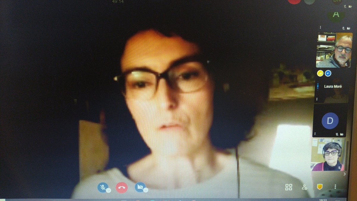 UdGBiblioteca's tweet photo. 💜 @LauraMoMel, de la @UdGBiblioteca, ens parla de les eines digitals que ens poden ajudar en el desenvolupament i difusió de la #recerca: #gestorsbibliografics #repositorisdigitals #exposicionsvirtuals #culturadigital

#SomBiblioteca https://t.co/iPG0ffrGgb