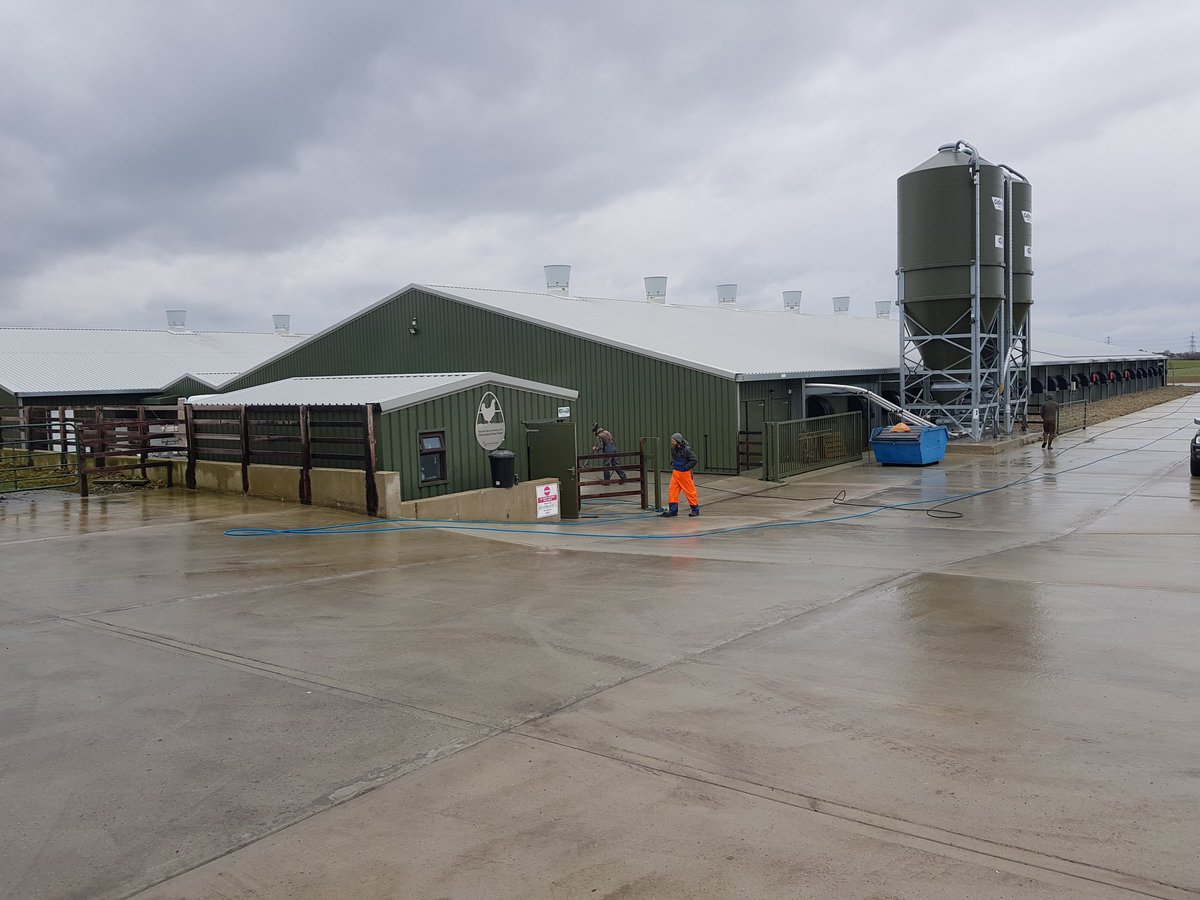 Donaldmatt6's tweet image. @_PrecisionClean all washed out and concrete looking new! Only 8 days from start to finish for a 35000 breeder site. Great work lads 
#concreteart