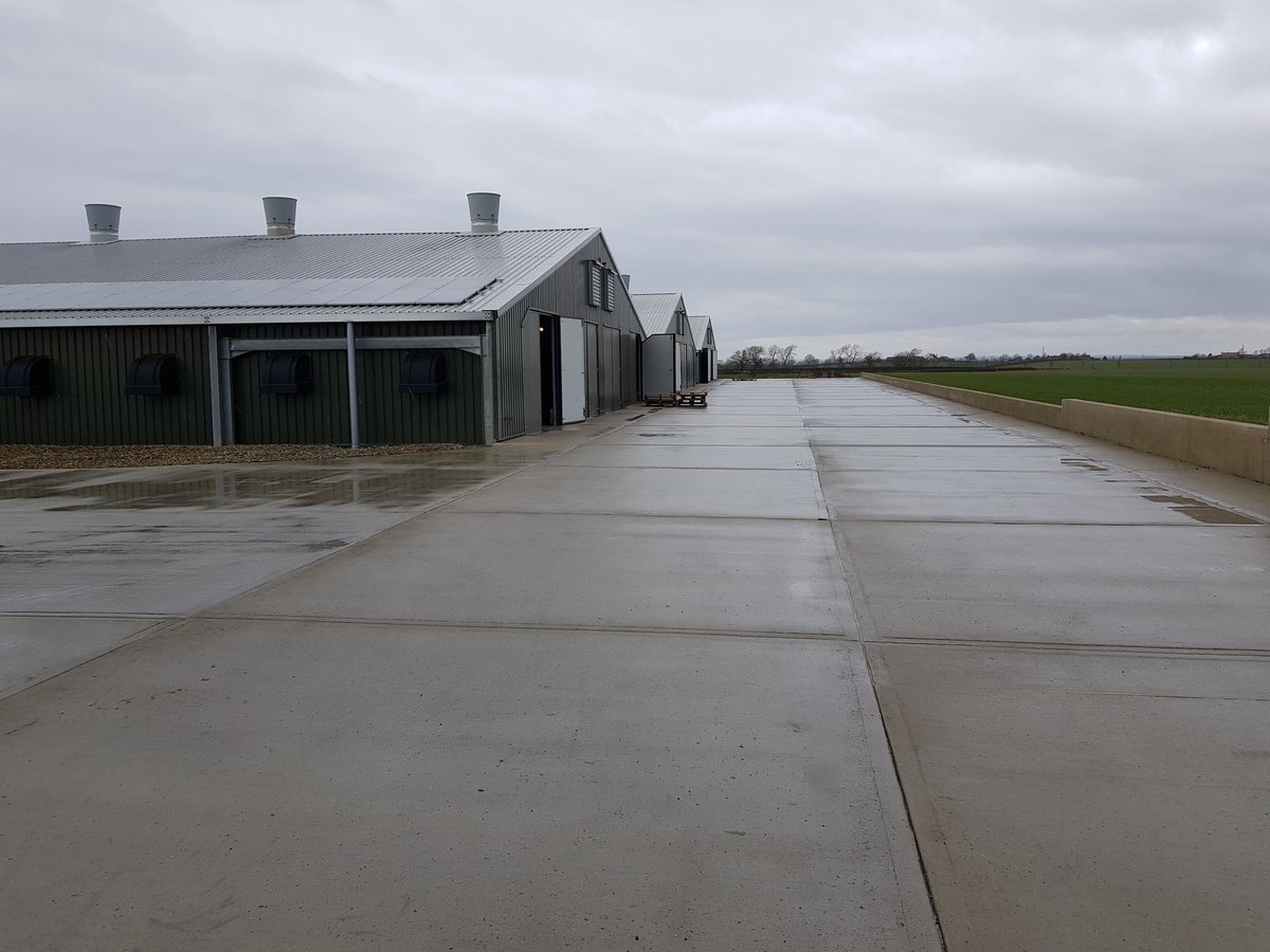 @_PrecisionClean all washed out and concrete looking new! Only 8 days from start to finish for a 35000 breeder site. Great work lads #concreteart