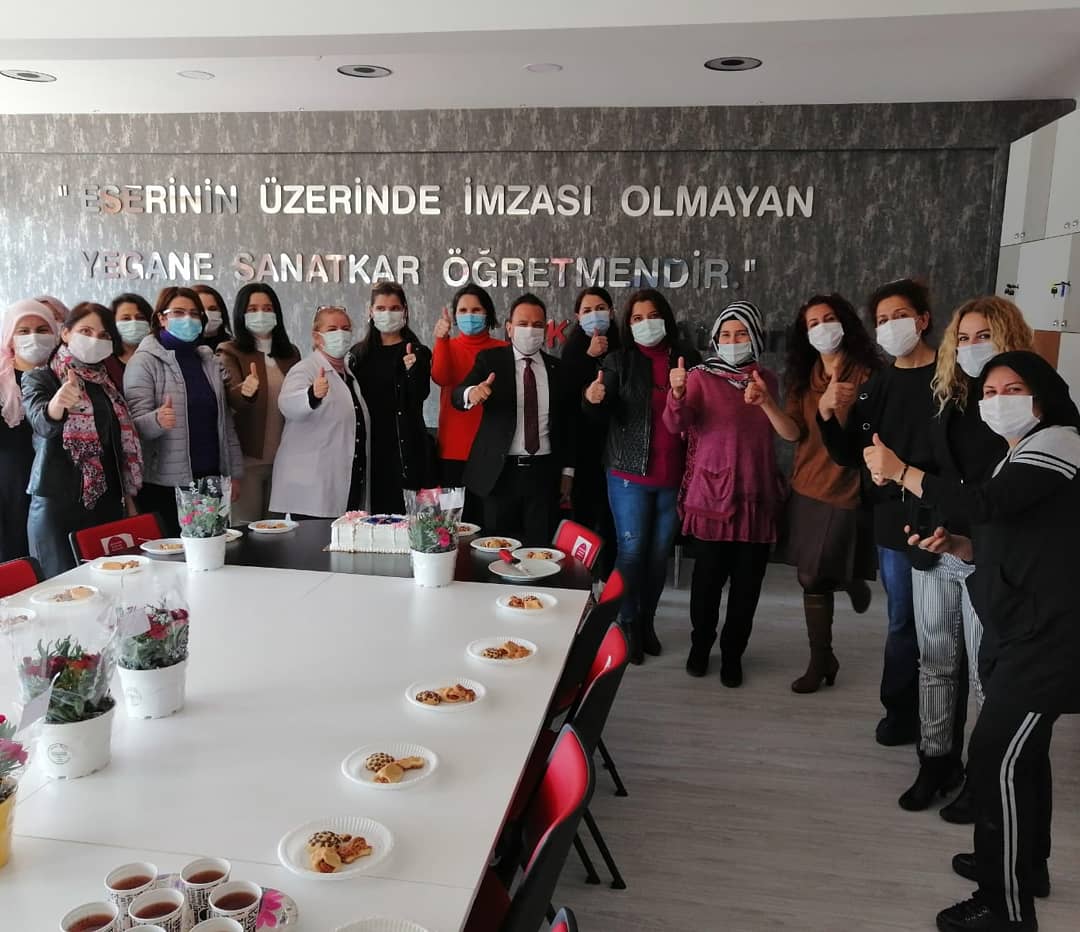 Kurumumuzdaki kadın arkadaşlarımızın 8 Mart Dünya Kadınlar Gününü kutladık.