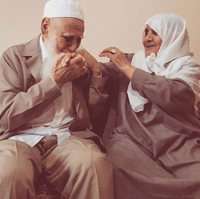 azdm_30's tweet image. Un joli visage vieillira, le corps changera, mais un cœur t’aimera toujours comme le premier jour ❤️