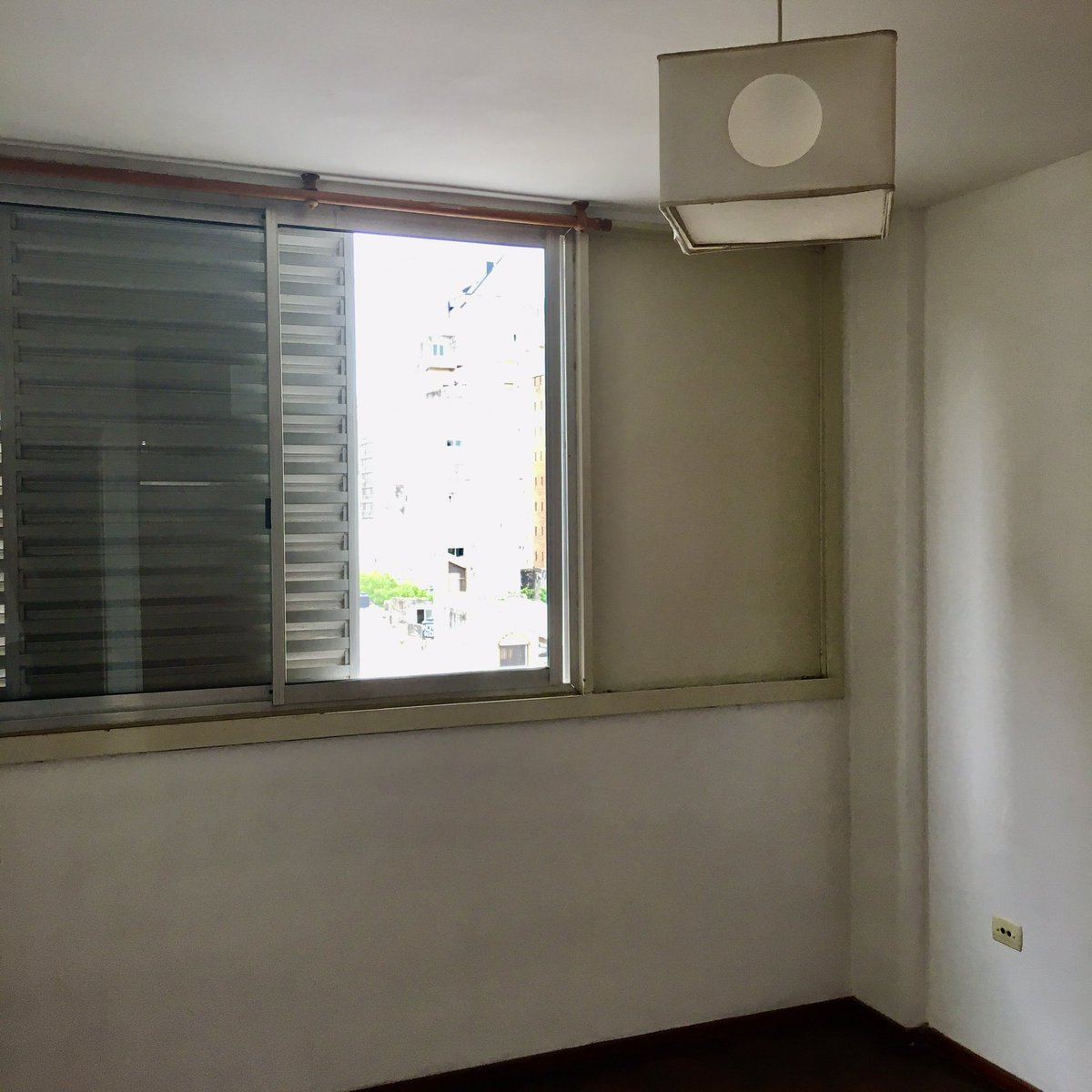 LizzyBennetD's tweet photo. SE VENDE en ROSARIO dpto. 3 dormitorios, cocina comedor, living, baño a reciclar y cochera! Alem entre Mza. Y 3 de Febrero, barrio Martin, 5to. Piso, contrafrente. Consultar con BR Inmobiliaria. IG @beatrizramirezinmobiliaria. https://t.co/xbJ2PTc8LQ