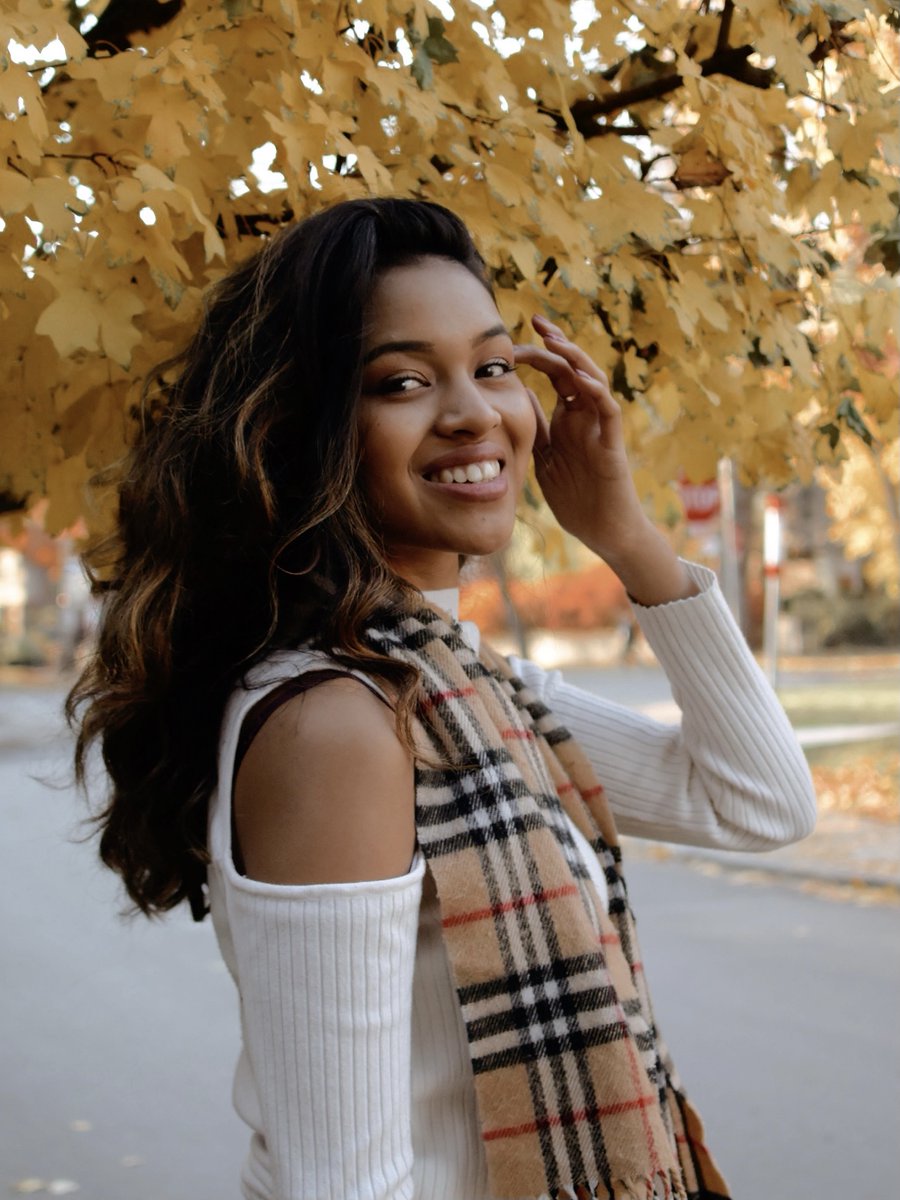 GlendonCampus's tweet photo. Our eAmbassador Marie has taken over our Instagram! Rejoignez-la pour dire bonjour 😊
#MeetYU #Glendon #PeopleofYU #IWDatYU #IGTakeover https://t.co/mqY4Fbja0H