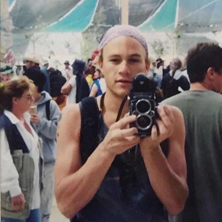pacinoalfilms's tweet photo. heath ledger and his camera(s) https://t.co/24yE2JpvSc