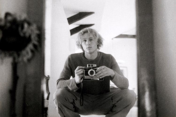 pacinoalfilms's tweet photo. heath ledger and his camera(s) https://t.co/24yE2JpvSc