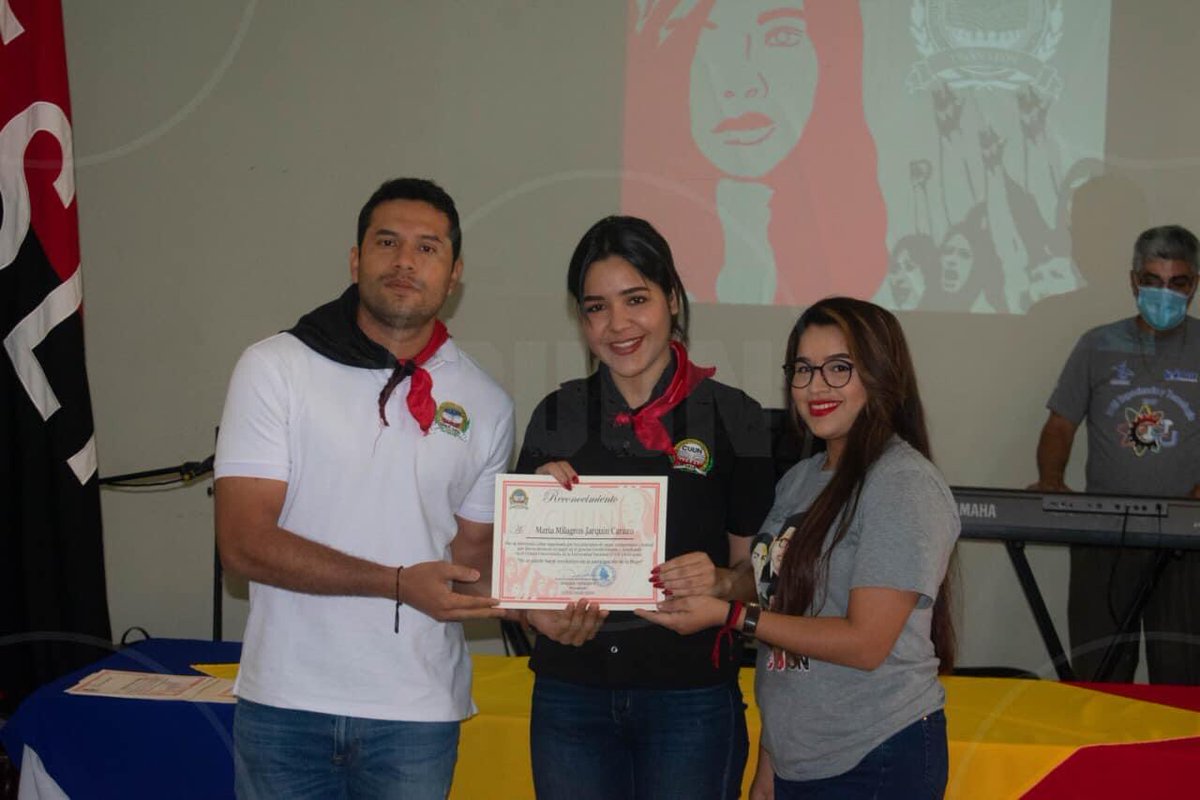 CUUNTECNOLOGIA's tweet photo. Entrega de reconocimientos a Compañeras Dirigentes Estudiantiles en marco al Día Internacional de La mujer.
“Sin la Participación de la Mujer no hay Revolución “
#MujeresFuerzaVictoriosaImprescindible #Mujer #Nicaragua #LeónRevolución
#CUUN1914 #CUUNTECNOLOGIA #SOMOSCUUN https://t.co/fkp3Bs1TZq