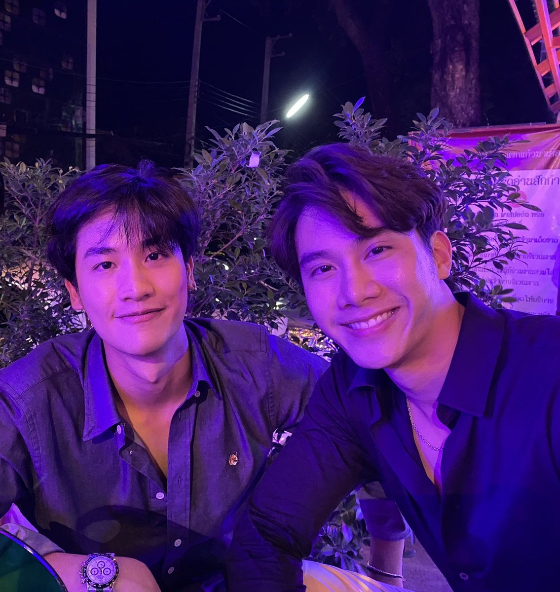 hbharu7's tweet photo. They always look like twins!!

#Tawan_v #Tul_Pakorn
#TayTul #TulTay https://t.co/A0RZrWSBAk