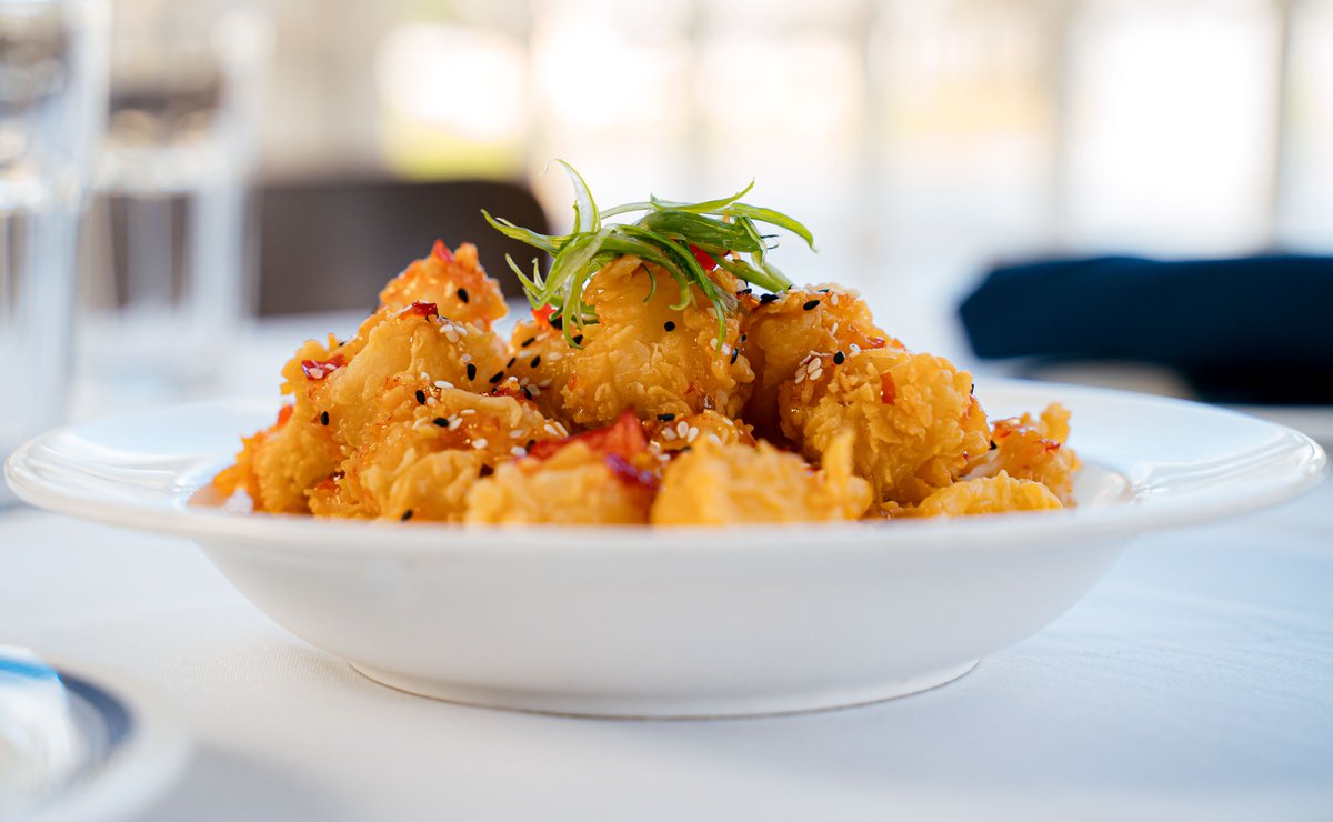 LobsterBarSG's tweet photo. It's Monday, and that calls for a lunchtime treat! Enjoy up to three courses in 45 minutes, or stay as long as you like! Our fixed menu is sure to cure your Monday Blues 💙 
.
.
.
#lunchtime #ftlauderdale #crabcakes #lobsterroll #calamari #stonecrab #lbsg #foodie #fixedmenu https://t.co/uiJS8PP9ZD