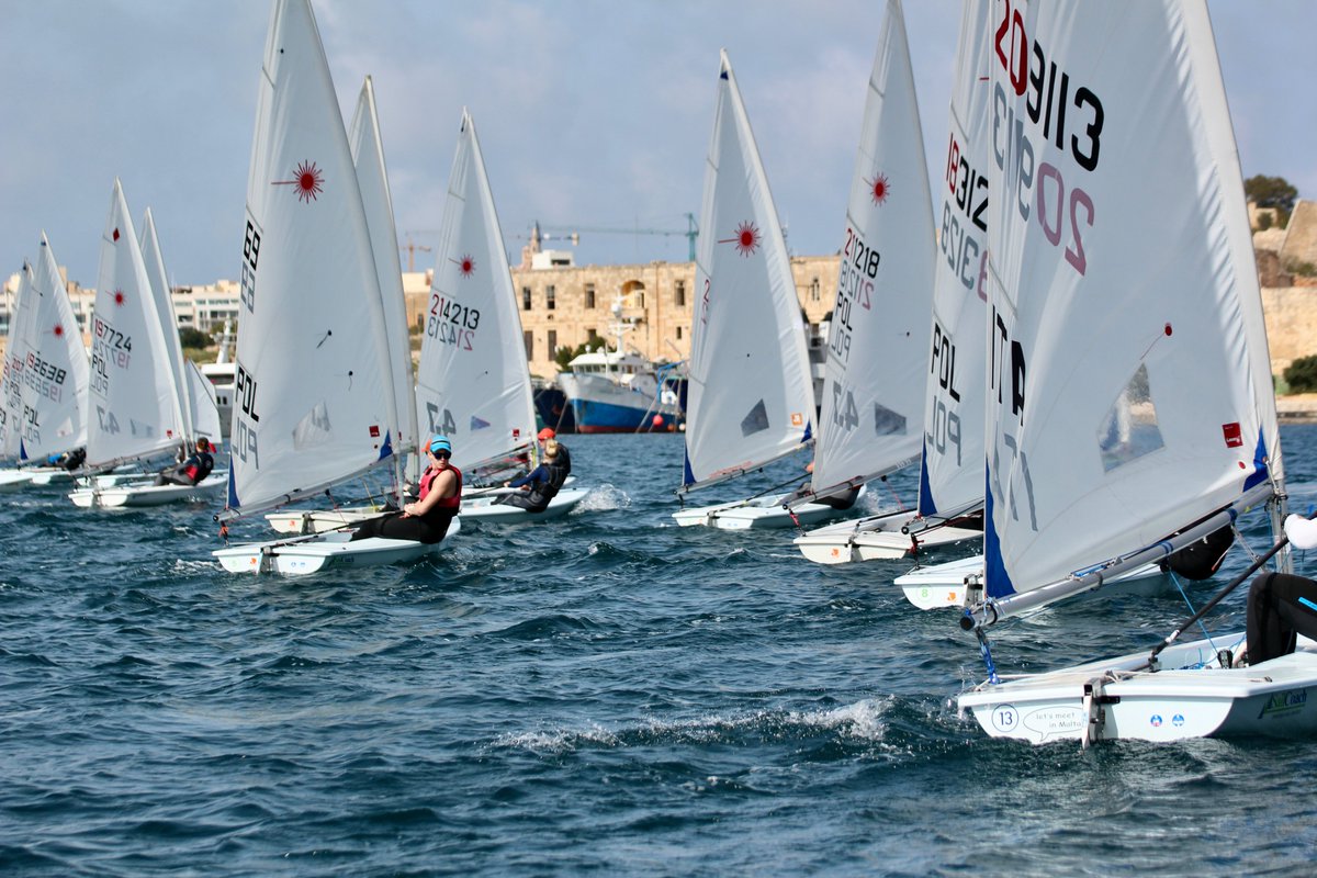 SailCoach's tweet image. Big group sailing  Water wave⛵Wind blowing face
#sailcoachmakingyoubetter #bigfleet  #biggroup  #boats #sailorsfun #strongbreeze #spring #springsailing #youngsailors #sailinghard #sailingpractice #sailingtraining #wind #windysailing #sun #surfing #lightbreeze #warmup