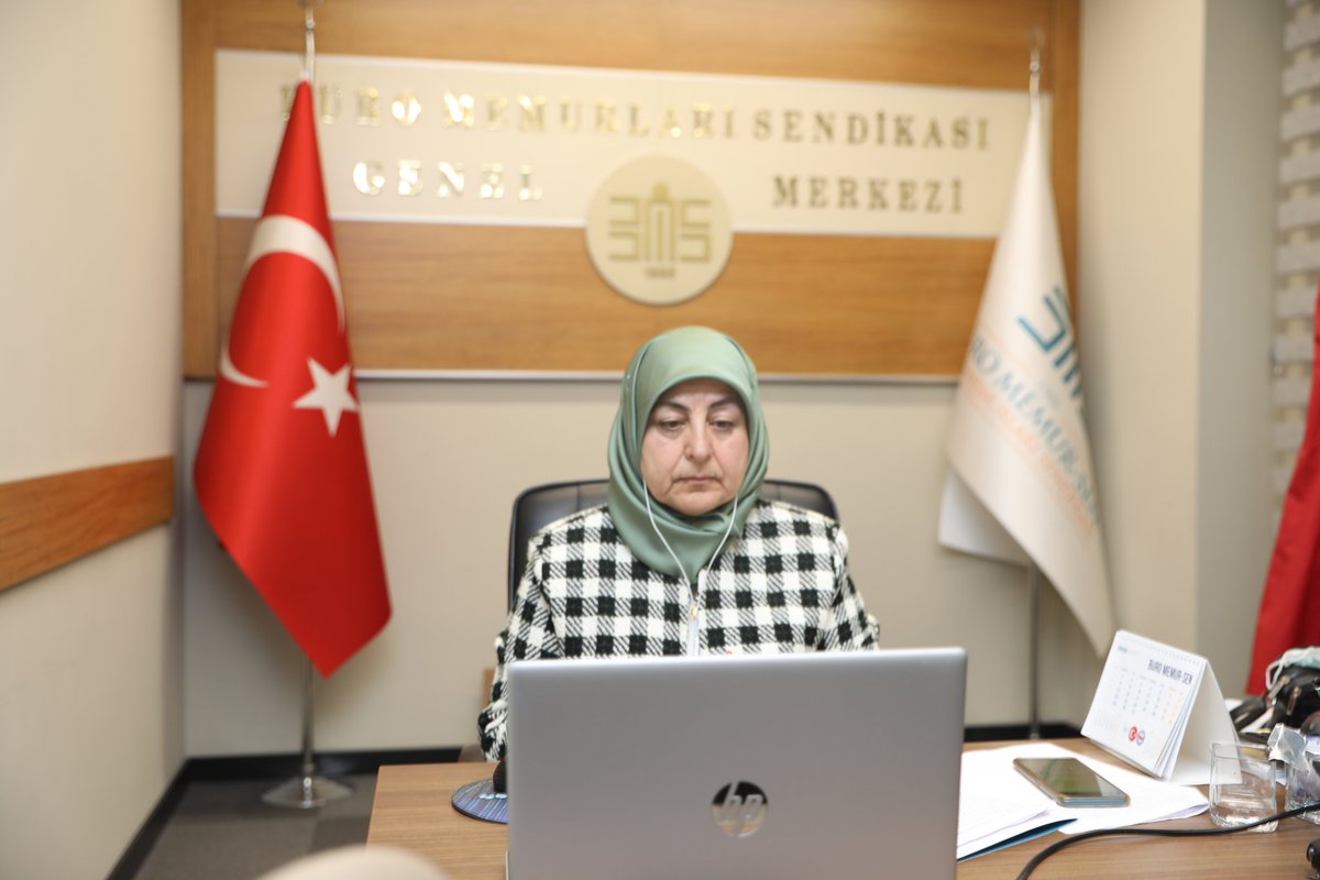 #8MartDünyaKadınlarGünü vesilesiyle Büro Memur-Sen Kadınlar Komisyonu Başkanımız Arife Topcuoğlu ve şubelerimizden kadın temsilcilerimizin katıldığı verimli bir toplantı gerçekleştirdik.

Katılım sağlayan tüm kadın üyelerimize katkıları için teşekkür ediyorum.