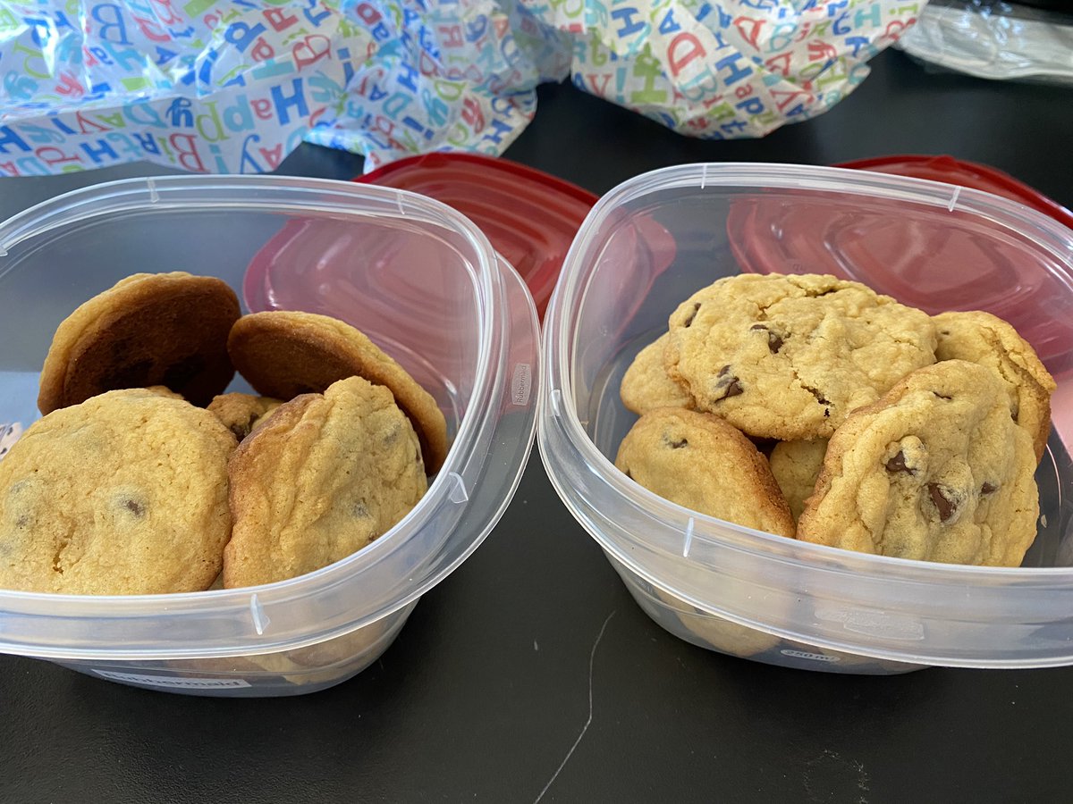 Got these amazing gifts from Renee and Catherine, our lab’s undergraduate researchers! Definitely one of the best days in life! 🤩