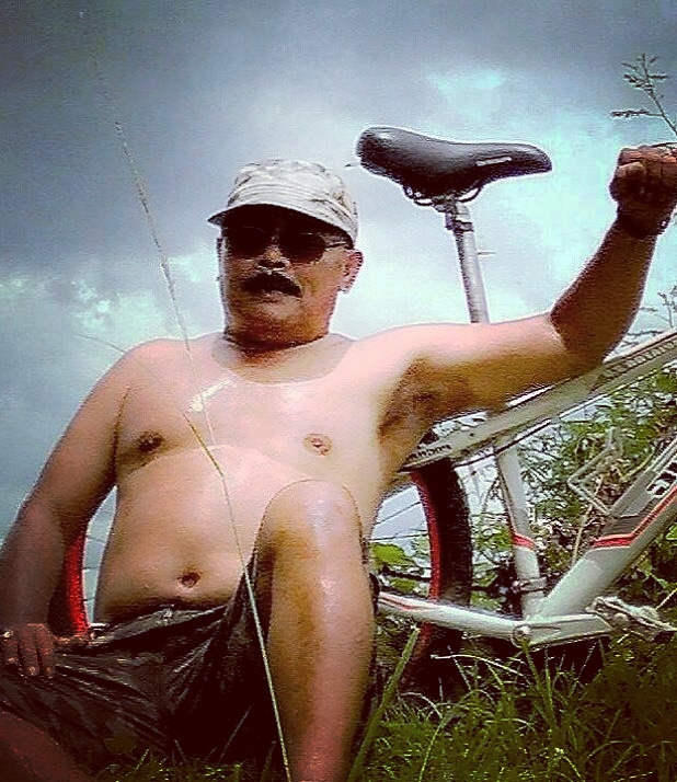 Tak perlu memaksakan diri.
Semampunya saja..