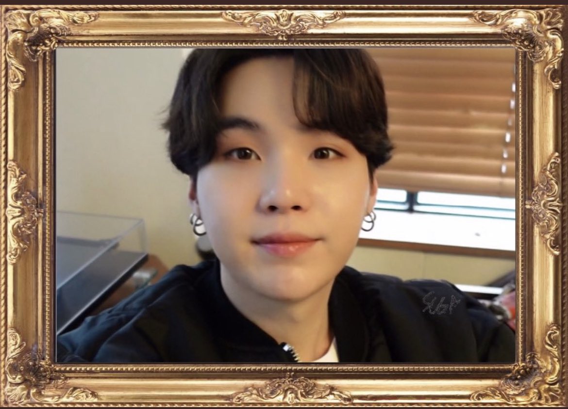 aphkoo's tweet photo. happy birthday yoongi 🥺 ilysm https://t.co/cDuqFnNZz7