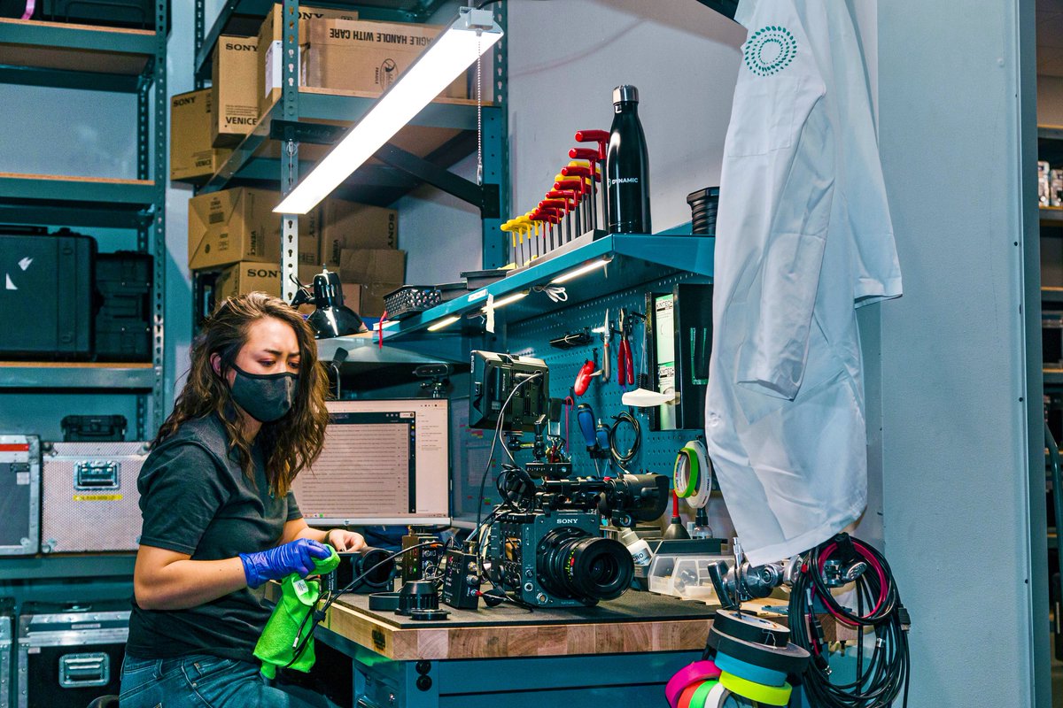 _dynamicrentals's tweet photo. 🎥🥼Celebrating ALL women today!
💬Reply and give a shout-out to a woman you appreciate!
#internationalwomensday2021 #atthetechbench #dynamictechs #cinematography https://t.co/TlrPRAtTGG