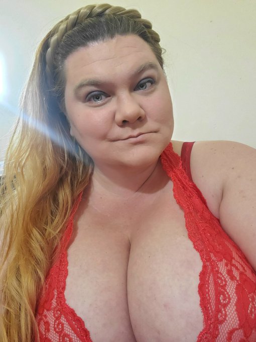Since it's #InternationalWomensDay why don't you send me a tip for being awesome 😎  larksienna@gmail<a href="/tag/internationalwomensday"class="tags">#InternationalWomensDay</a>